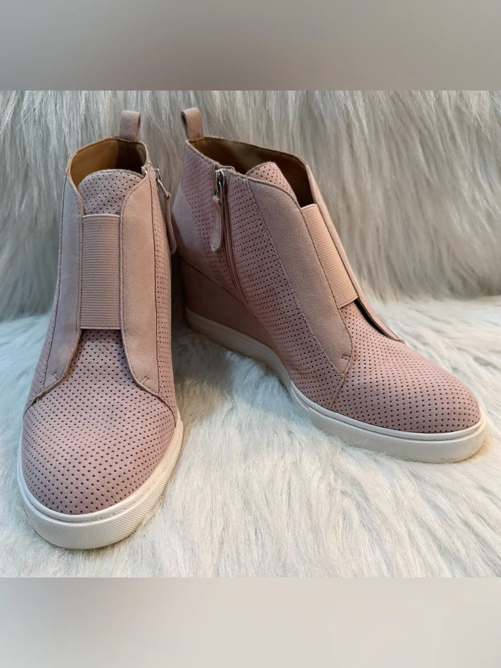 Ladies Linea Paolo Felicia Wedge Leather Bootie Soft Pink Size 8 GUC